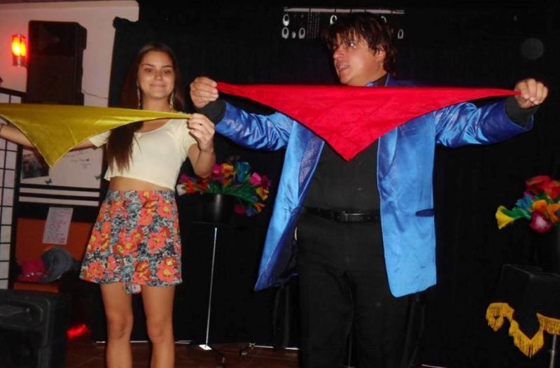 Magician Olivier Klinkenberg OK MAGICS interactive stage magic trick with spectator in Tenerife August 2015